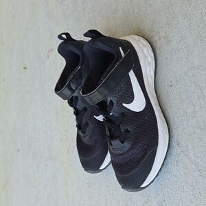 Nike Kids Black and White Sneakers